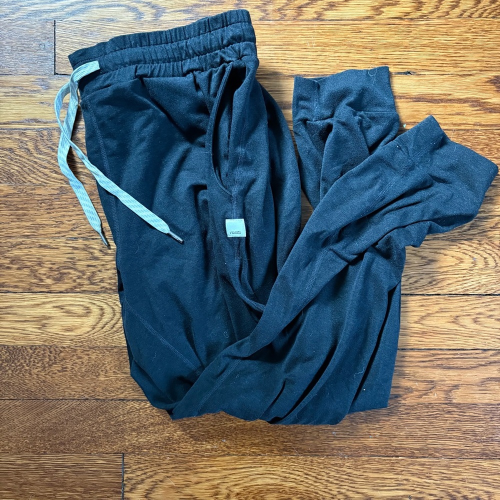 Vuori Performance Jogger - Picture 2 of 5